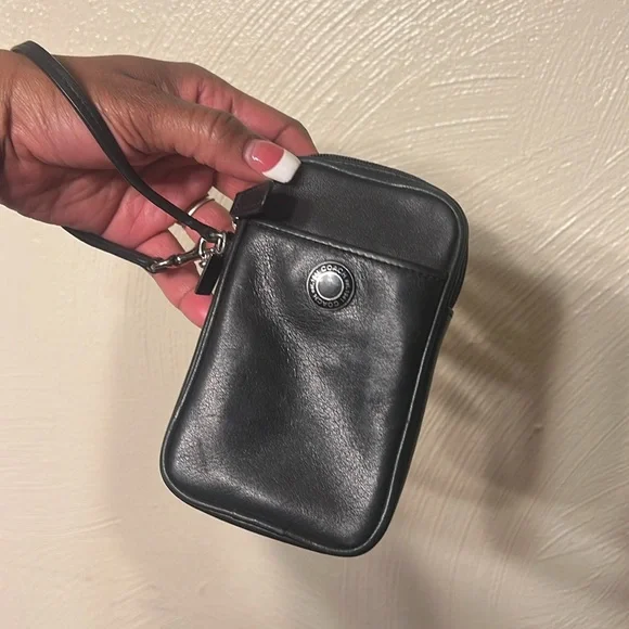 *Rare*Coach Black Leather Vertical Wristlet - Picture 5 of 14